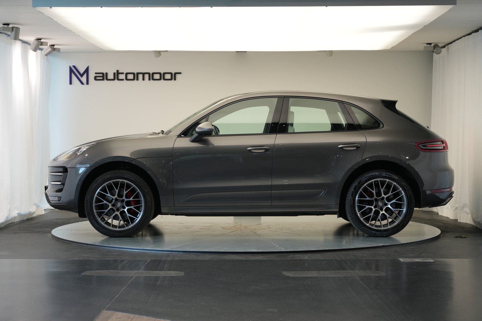 PORSCHE Macan Turbo PDK *CH-Fahrzeug* *Chrono*-image-7