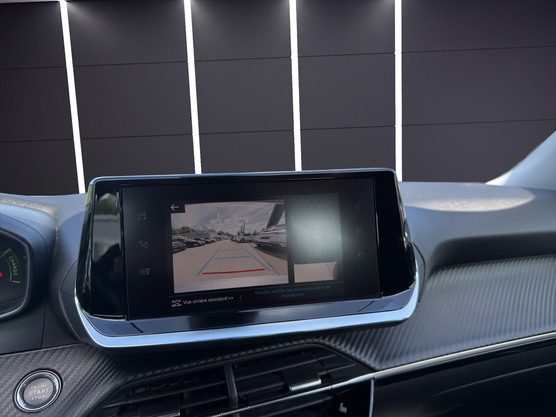 PEUGEOT 2008 e Active-image-9