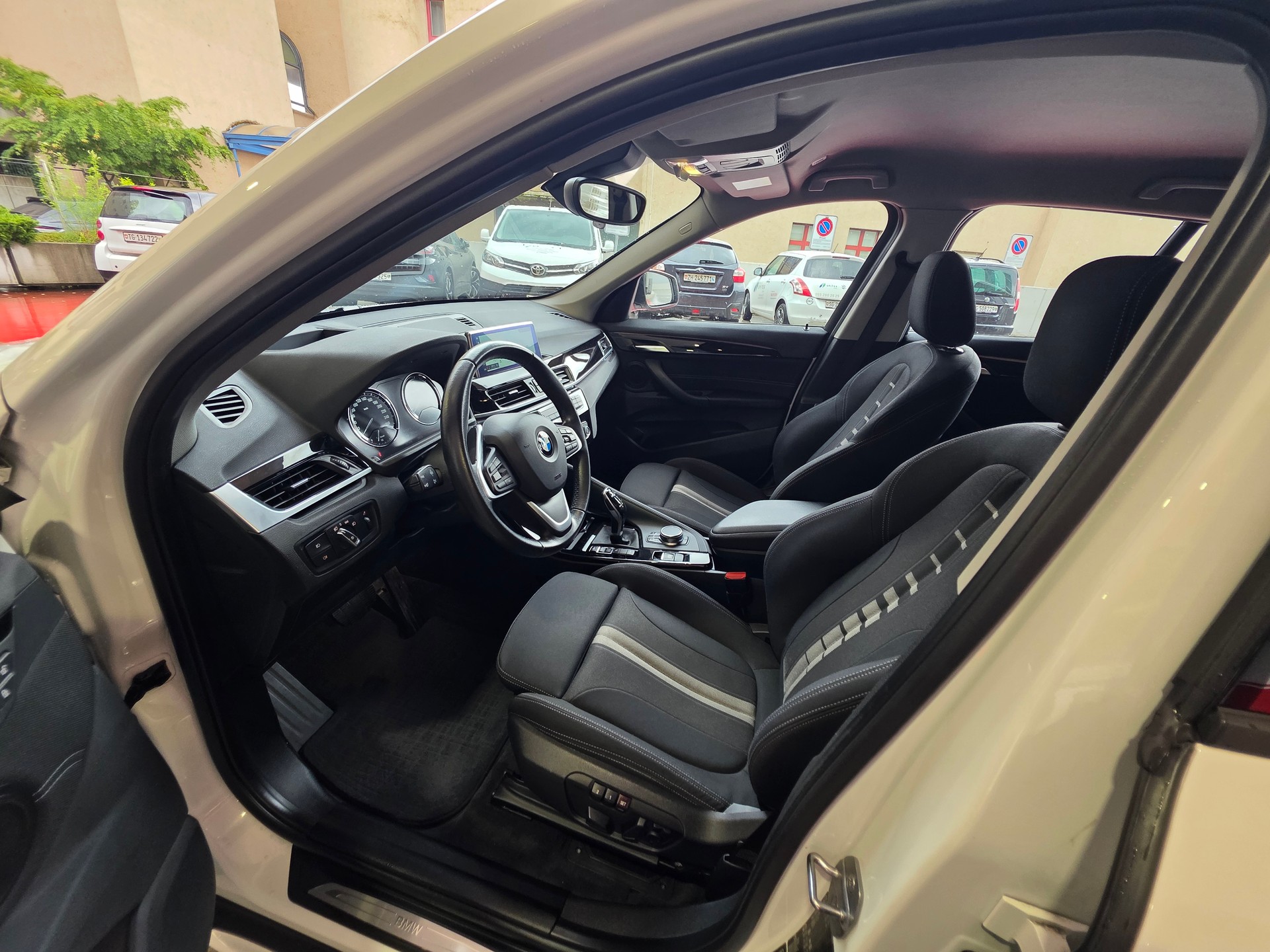 BMW X1 xDrive 20d Sport Line Steptronic-image-19