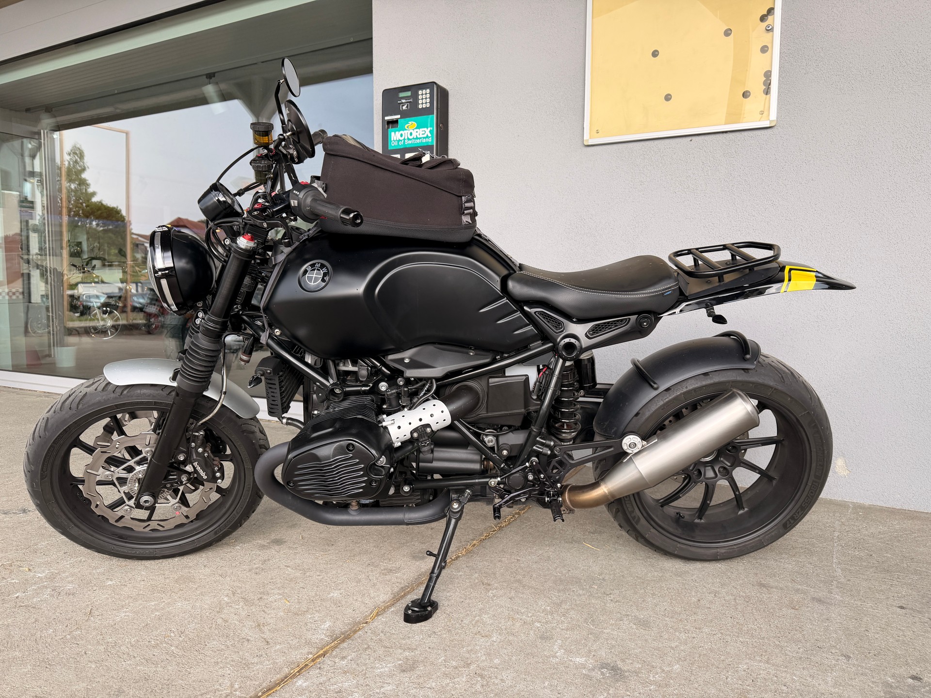 BMW R nineT Pure ABS-image-1