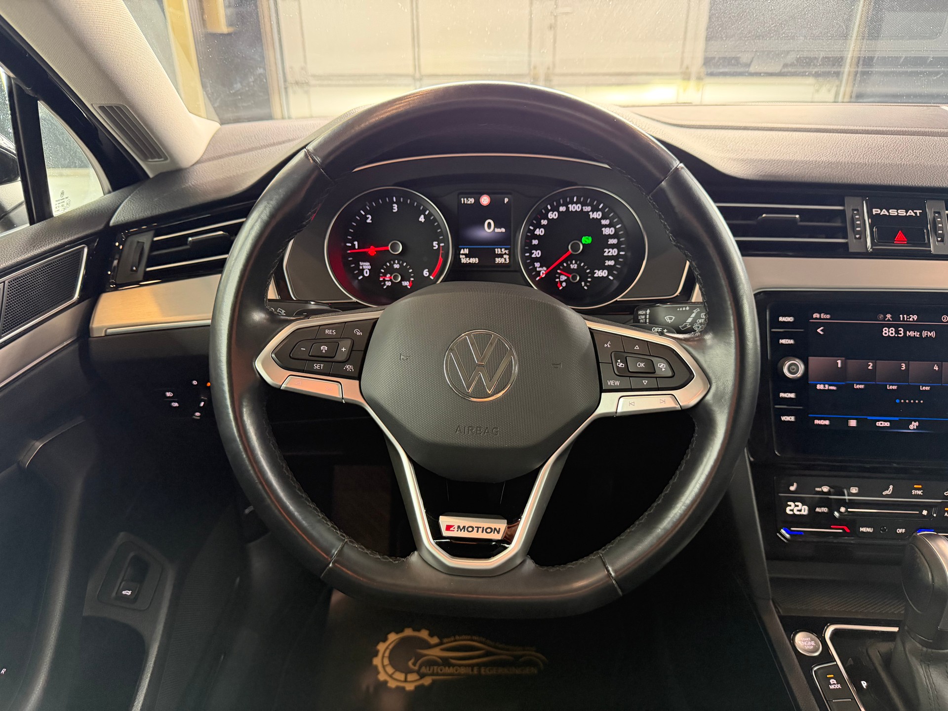 VW Passat 2.0 TDI BMT Elegance 4Motion DSG-image-13