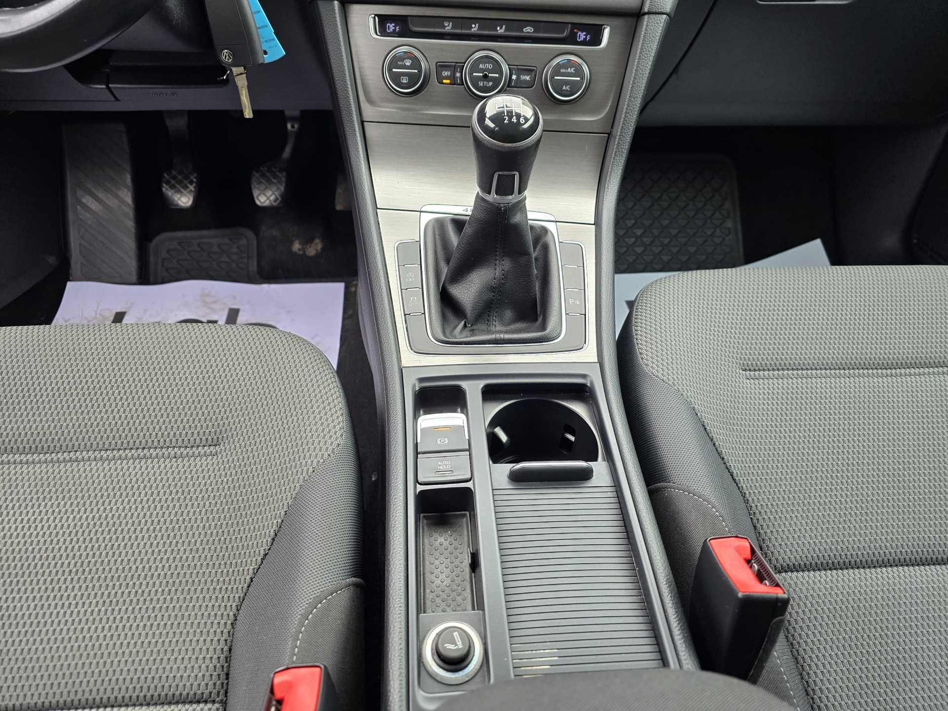 VW Golf 2.0 TDI Highline 4Motion-image-14