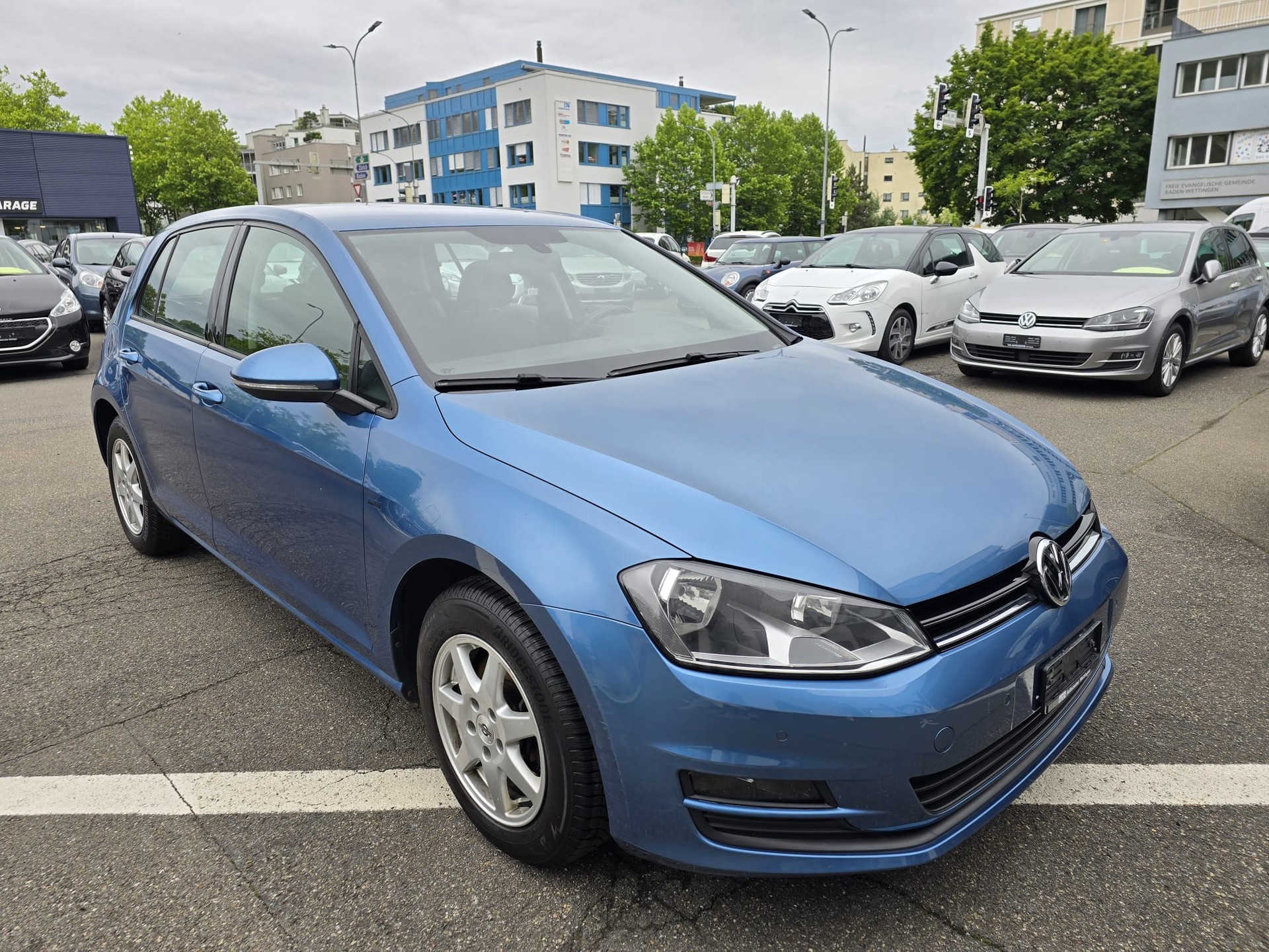 VW Golf 2.0 TDI Highline 4Motion-showroom-element-2