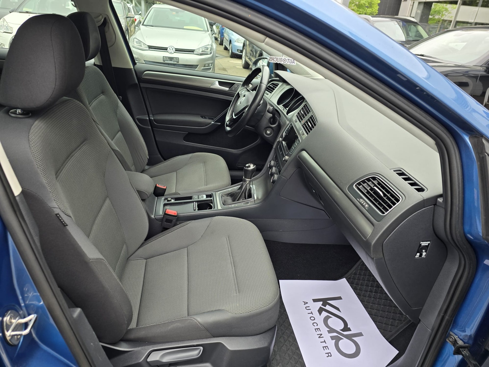 VW Golf 2.0 TDI Highline 4Motion-image-16