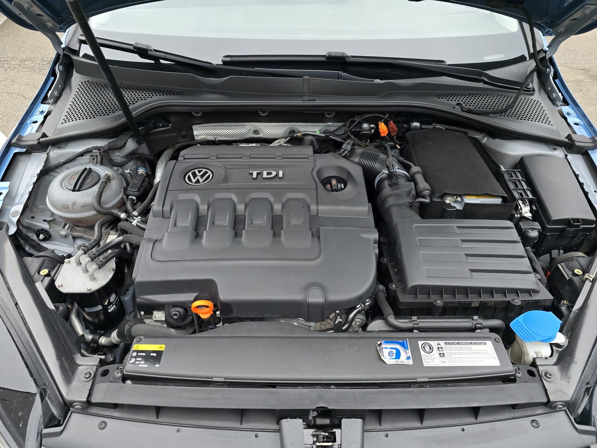 VW Golf 2.0 TDI Highline 4Motion-image-23