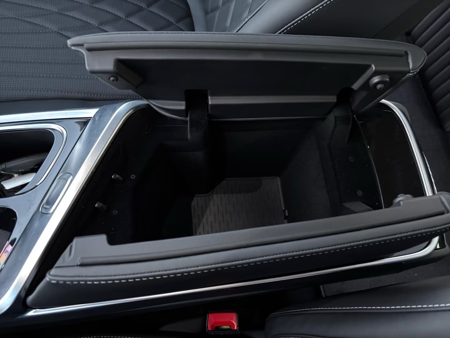 MAXUS Mifa 9 Luxury 90kWh-image-18