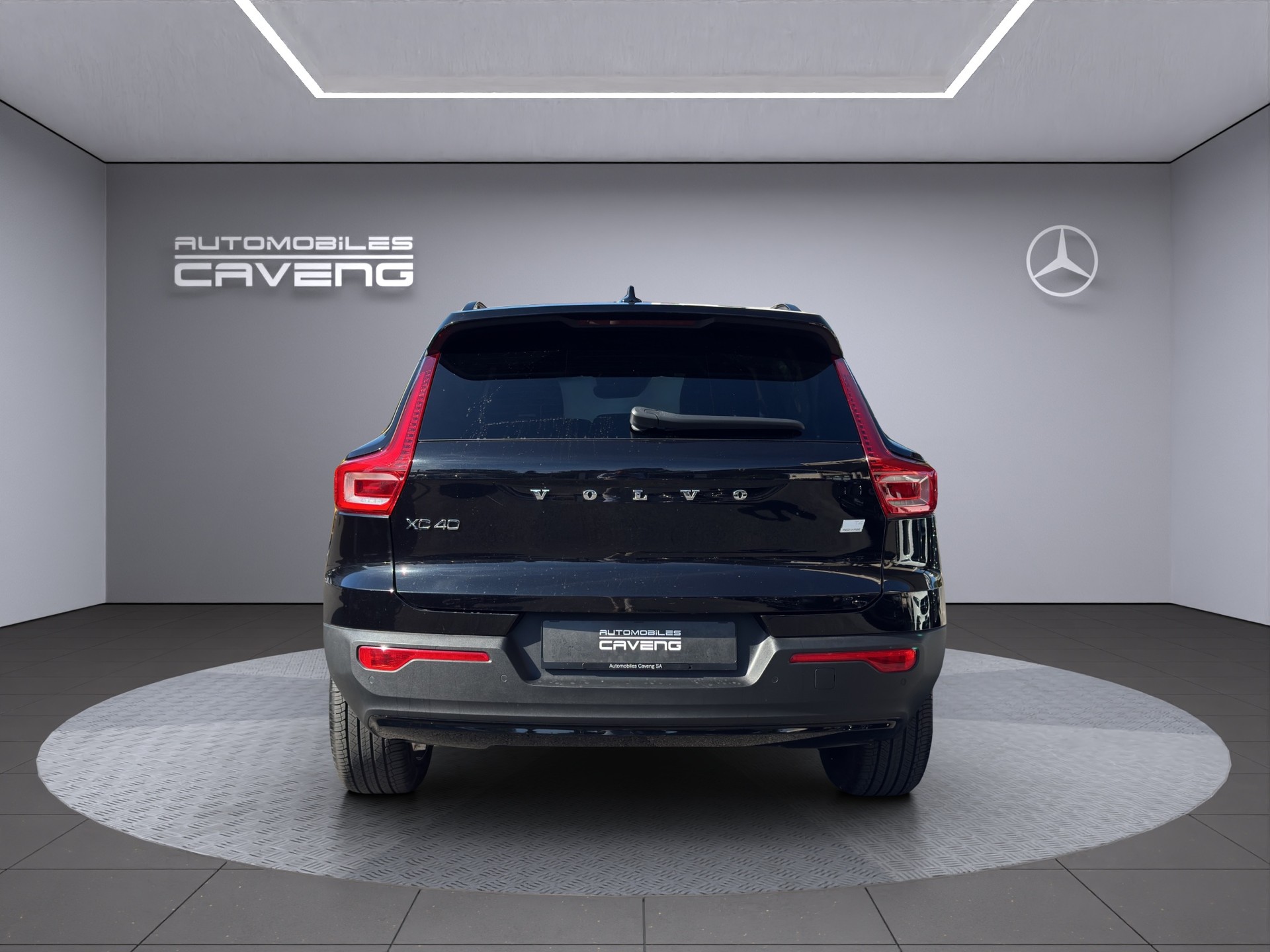 VOLVO XC40 T4 TwE R-Design DCT-showroom-element-3