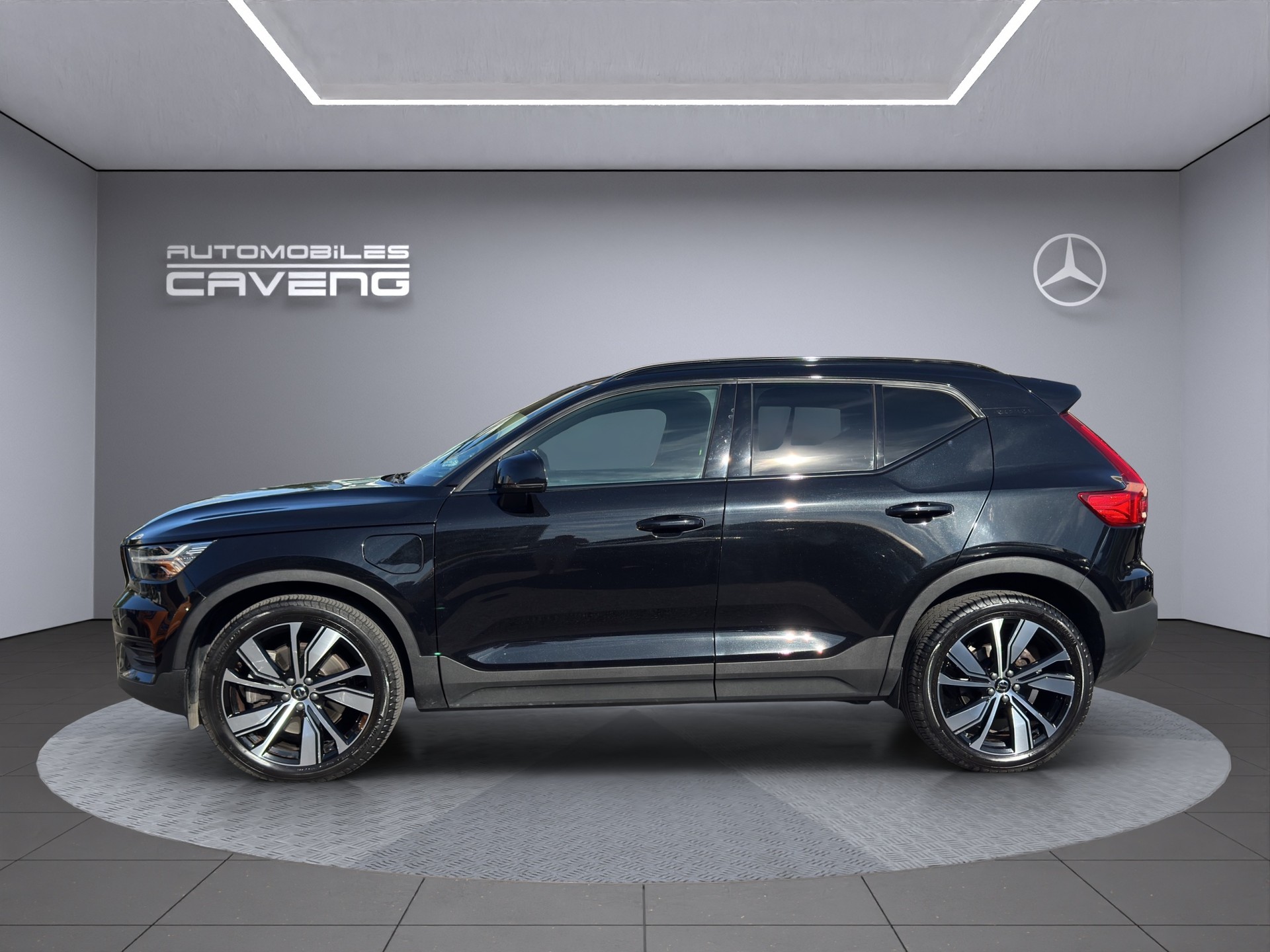VOLVO XC40 T4 TwE R-Design DCT-showroom-element-1