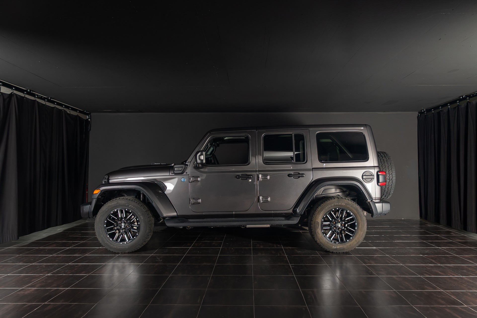 JEEP Wrangler 2.0 PHEV Unlimited 80th Anniversary Automatic-showroom-element-1
