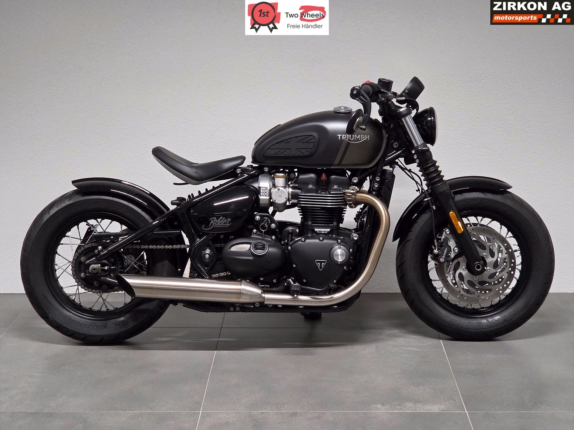 TRIUMPH Bonneville 1200 Bobber Custom (35kW)-image-0