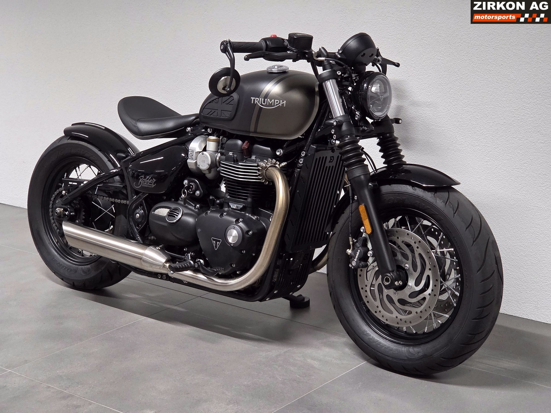 TRIUMPH Bonneville 1200 Bobber Custom (35kW)-image-2