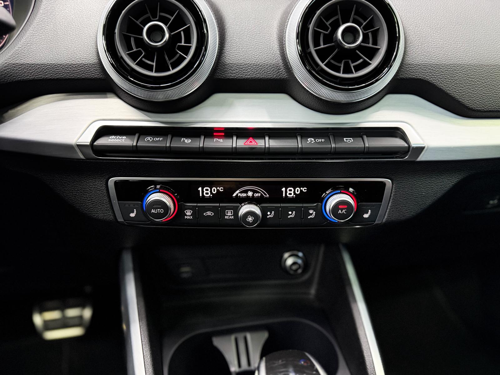 AUDI Q2 35 TDI S line quattro S-tronic-image-17