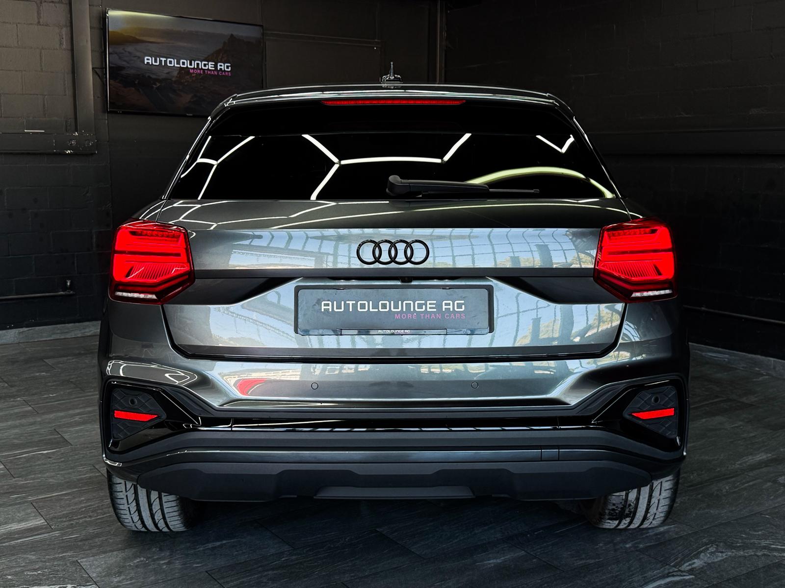 AUDI Q2 35 TDI S line quattro S-tronic-showroom-element-3