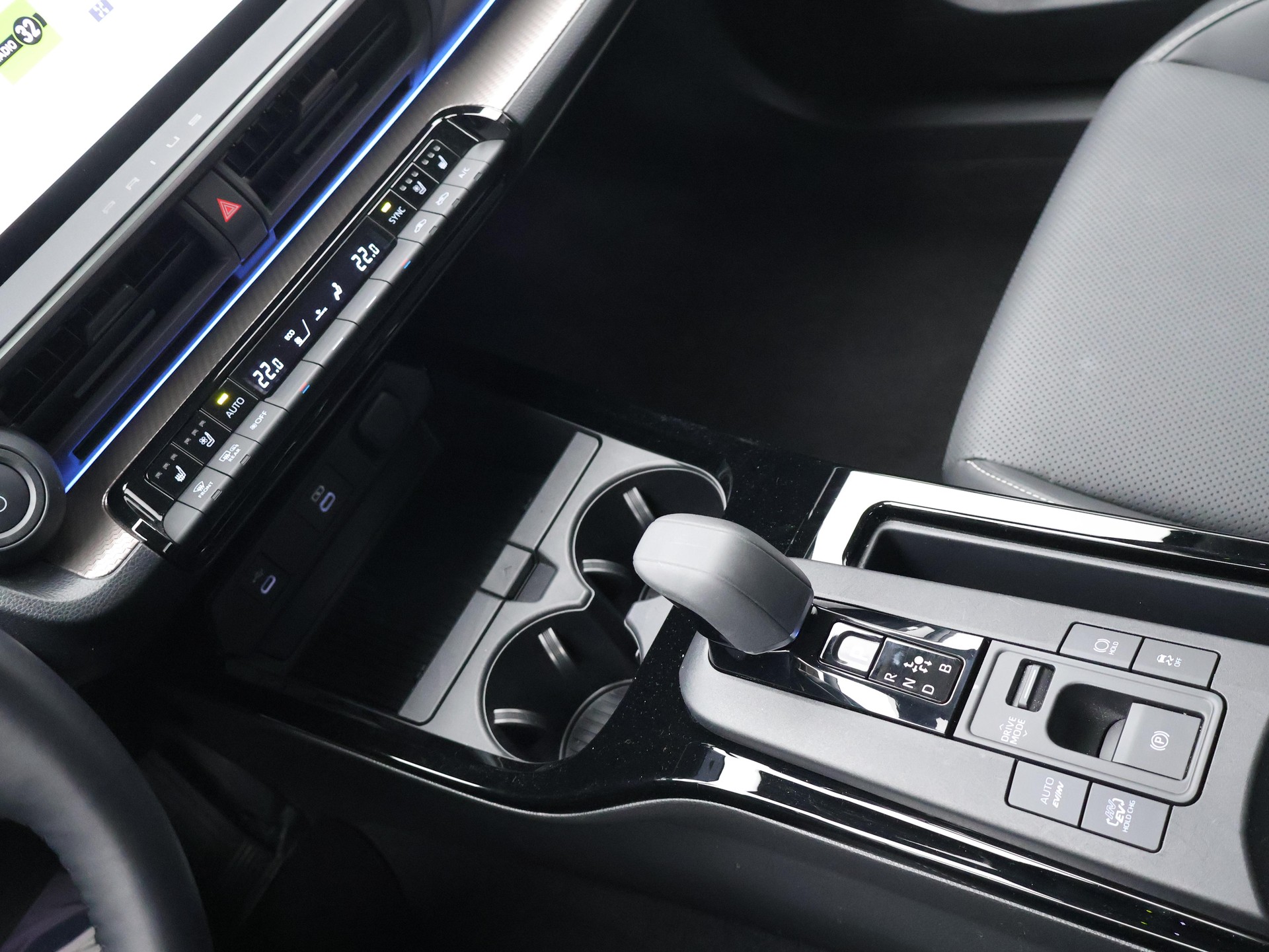 TOYOTA Prius 2.0 Plug-In-Hybrid Premium / Jetzt Leasing ab 0.99% oder Cash-Prämie CHF 3'000.00-image-14