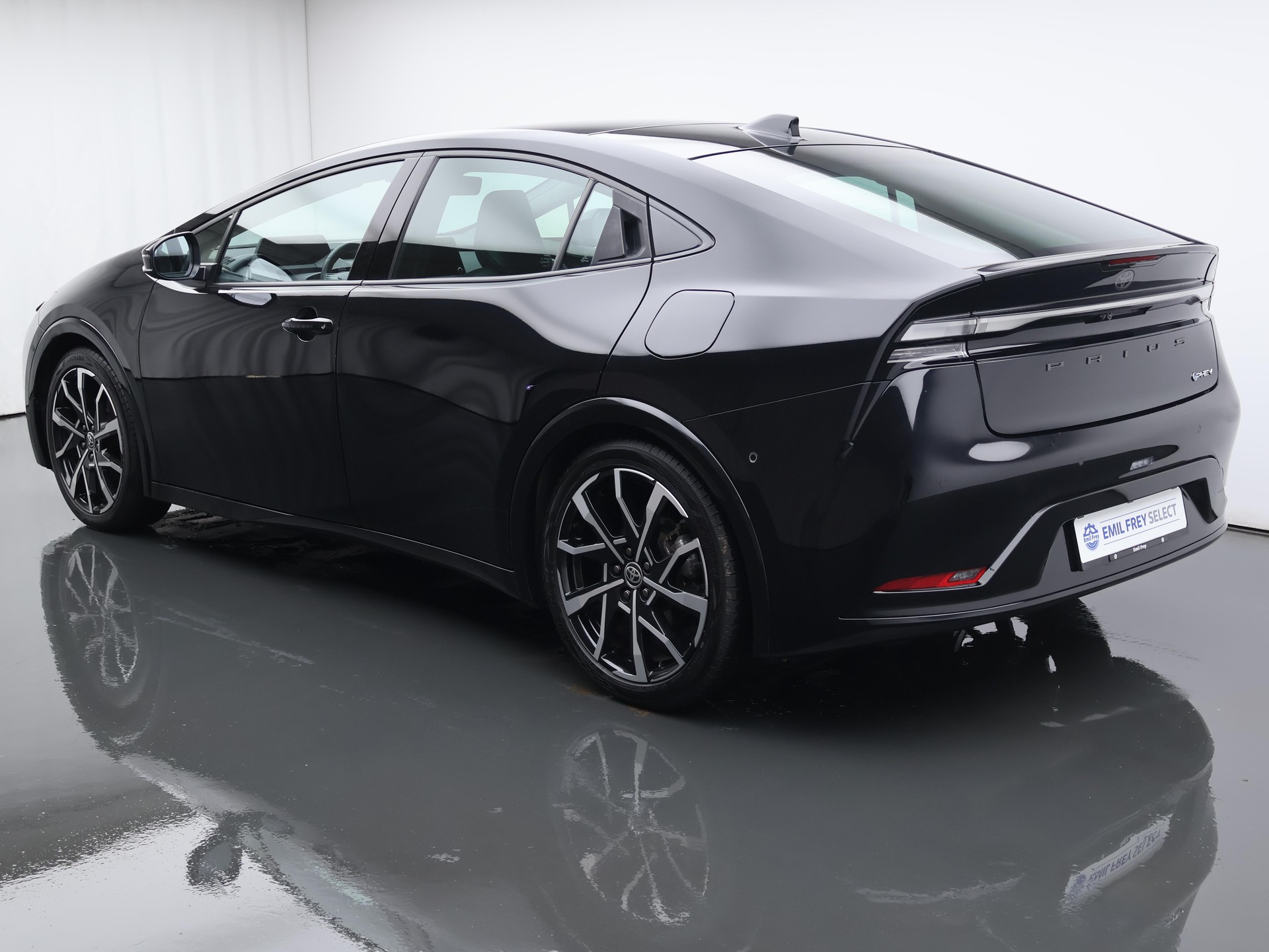 TOYOTA Prius 2.0 Plug-In-Hybrid Premium / Jetzt Leasing ab 0.99% oder Cash-Prämie CHF 3'000.00-image-5