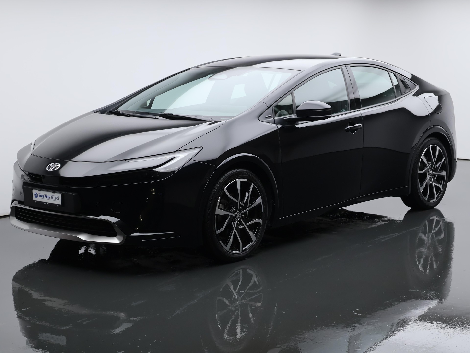 TOYOTA Prius 2.0 Plug-In-Hybrid Premium / Jetzt Leasing ab 0.99% oder Cash-Prämie CHF 3'000.00