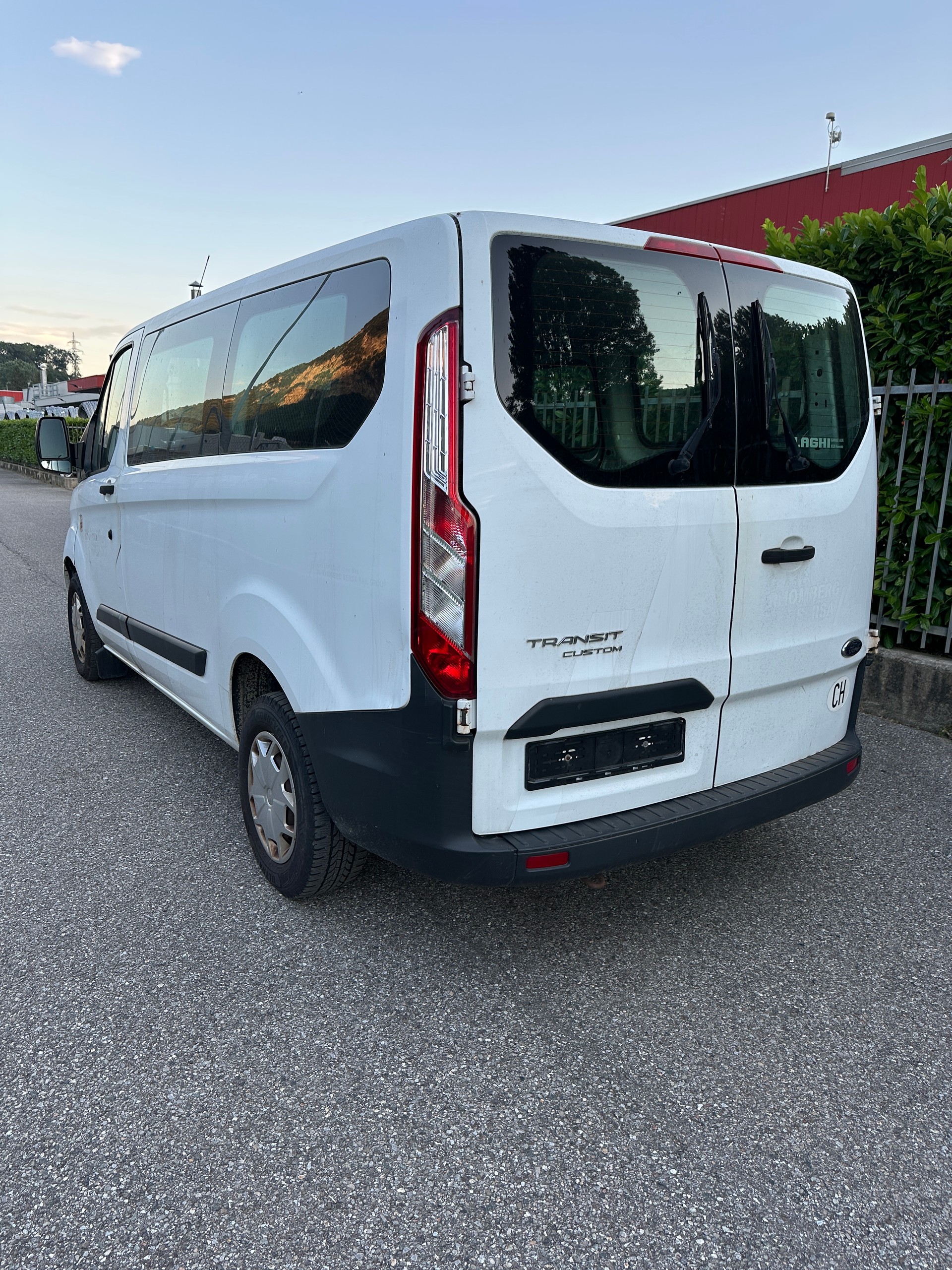 FORD Transit Custom 310 L1H1 Ambiente-image-3