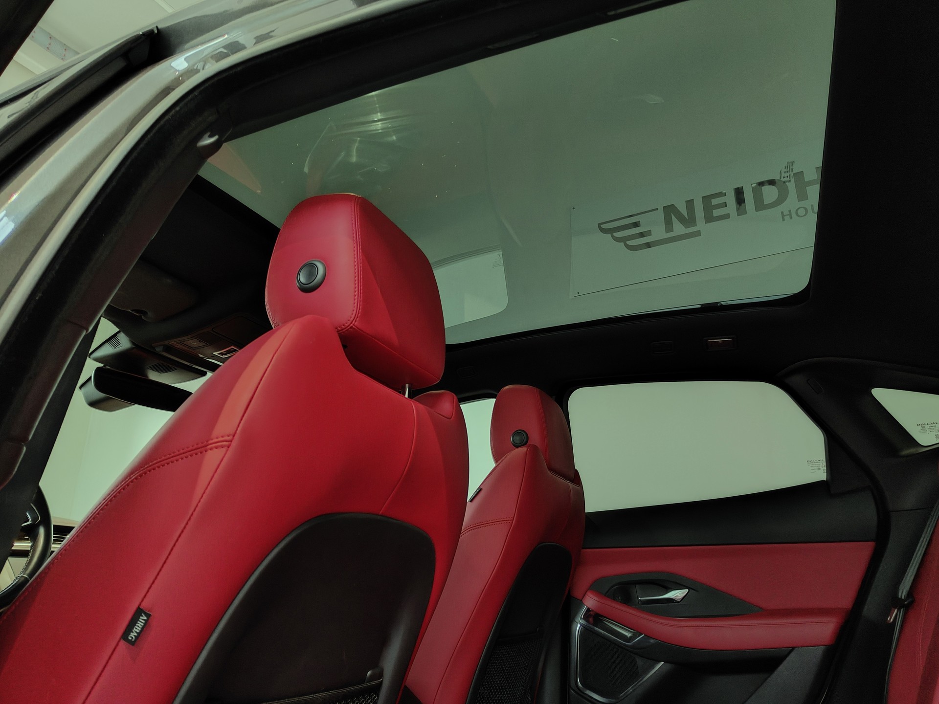 JAGUAR E-Pace 2.0d D240 R-Dynamic SE AWD Automatik-image-6