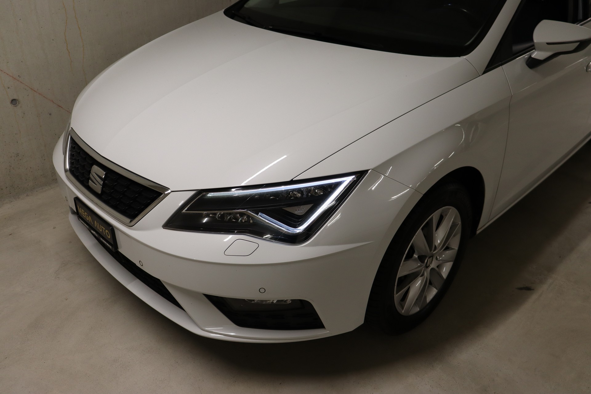 SEAT Leon ST 2.0 TDI CR Style DSG-showroom-element-3