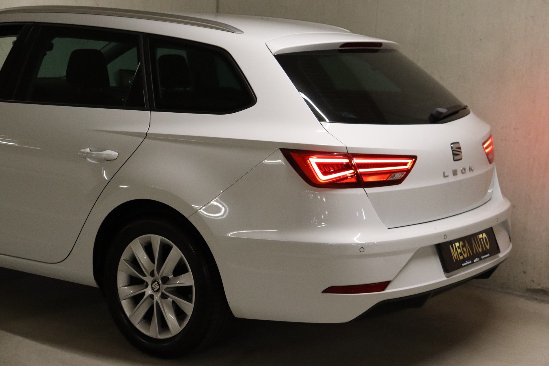 SEAT Leon ST 2.0 TDI CR Style DSG-image-7