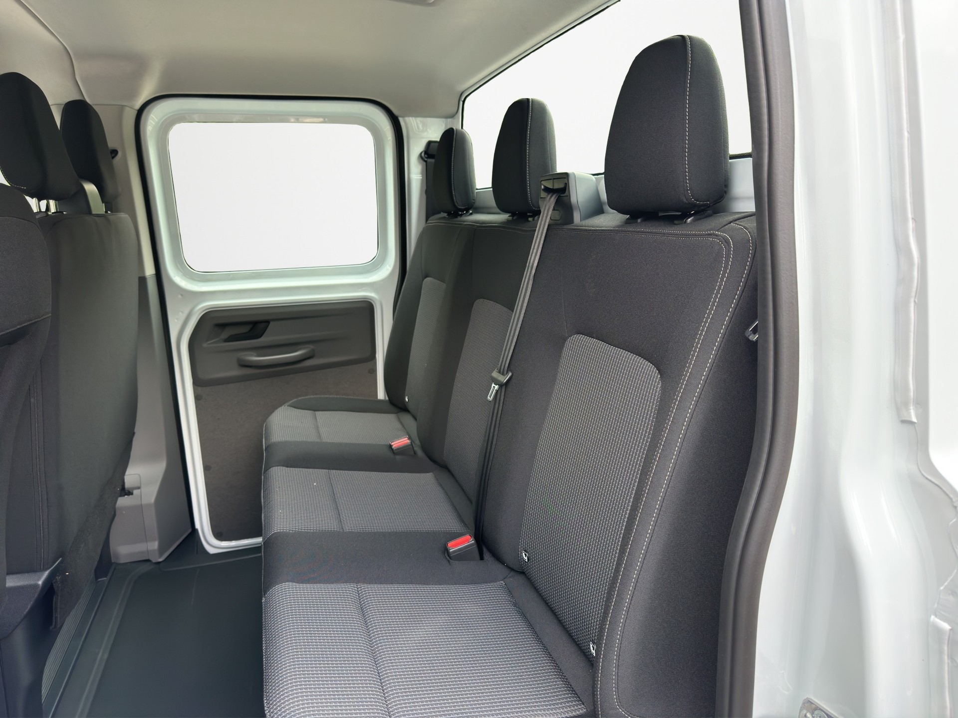 VW Transporter 2.0 TDI-image-10