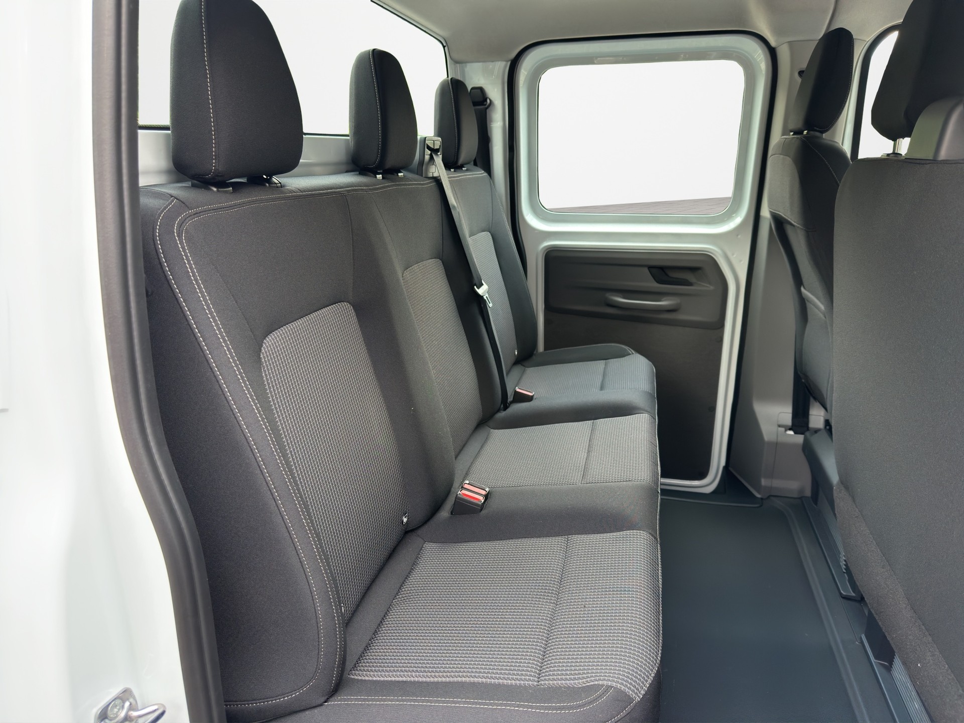 VW Transporter 2.0 TDI-image-15