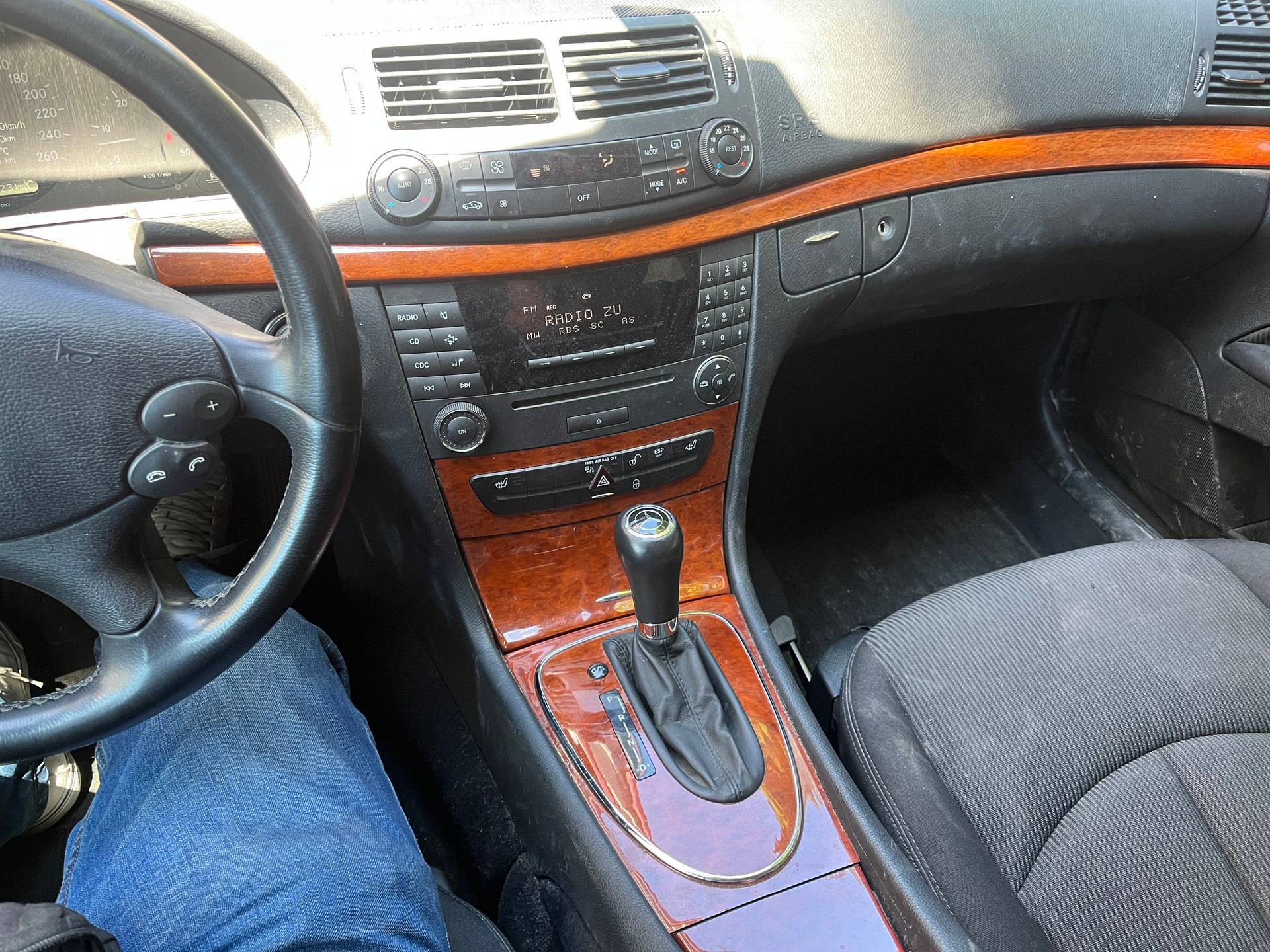 MERCEDES-BENZ E 280 CDI Elégance 4Matic Automatic-image-11