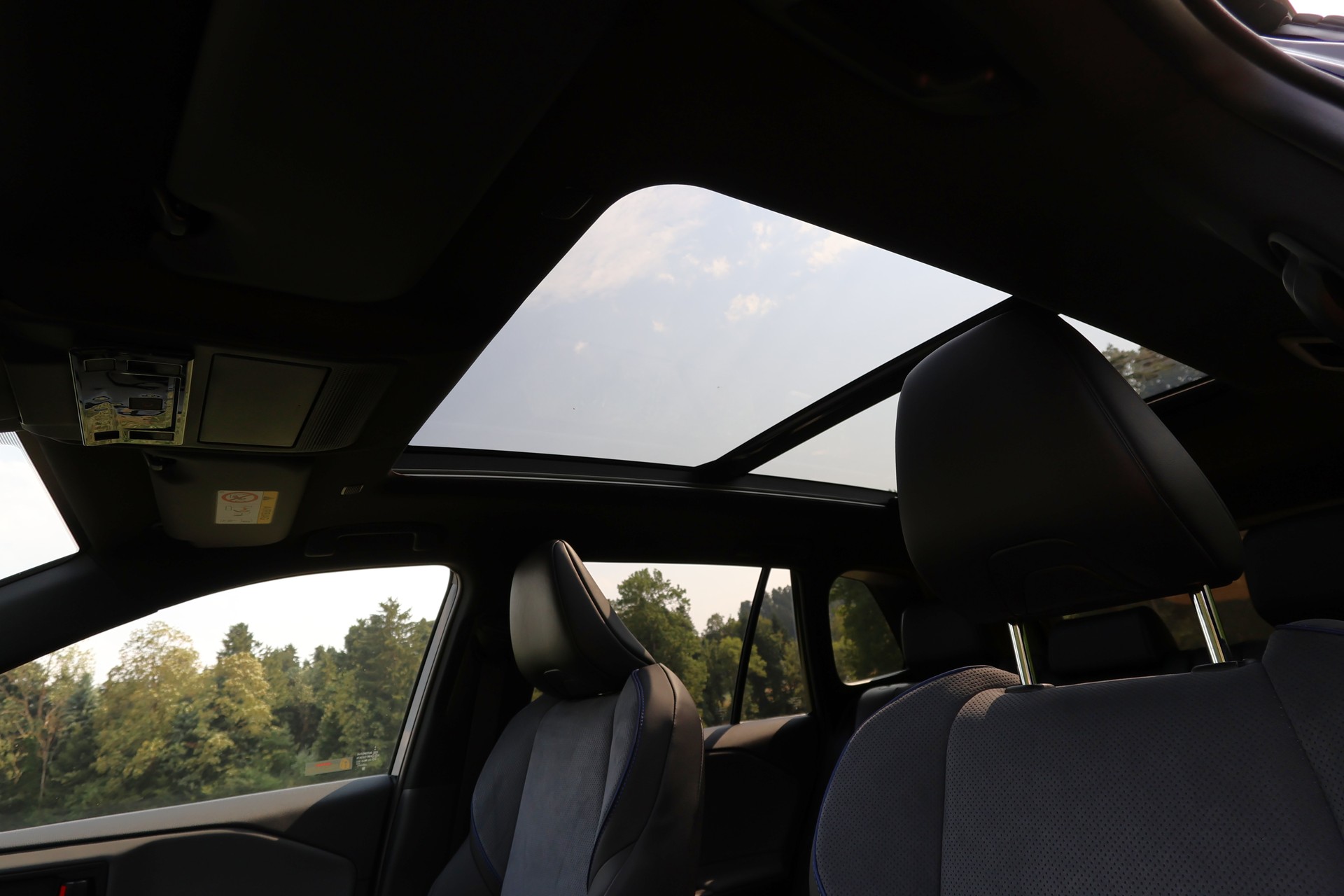 SUZUKI Across 2.5 Plug-in-Hybrid Compact Top E-CVT-image-12