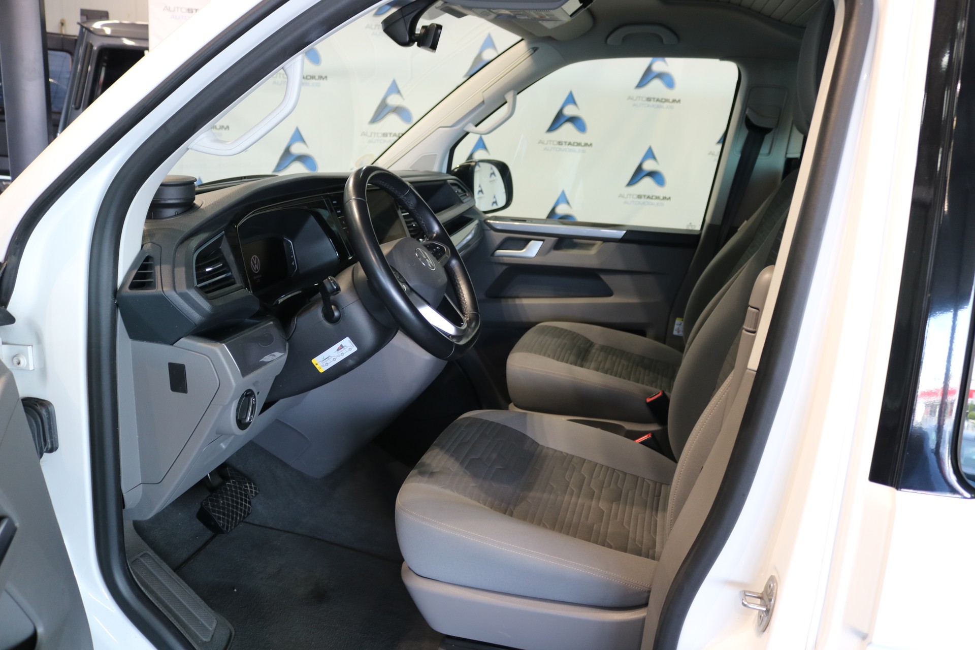 VW T6.1 California 2.0 TDI Ocean DSG-showroom-element-1