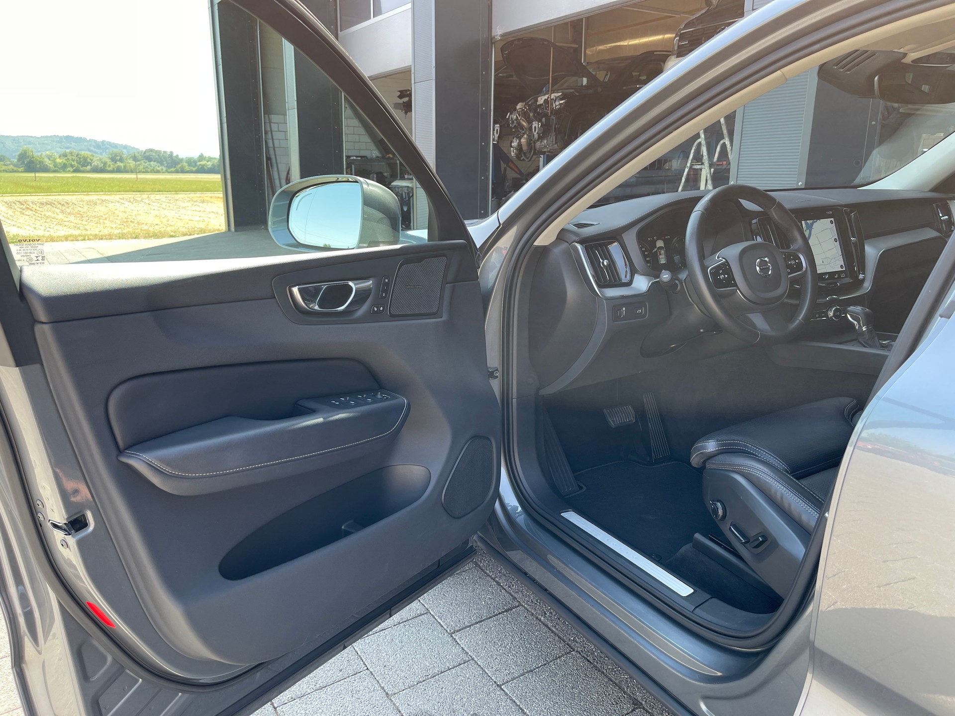 VOLVO XC60 D4 AWD Inscription Geartronic-image-6