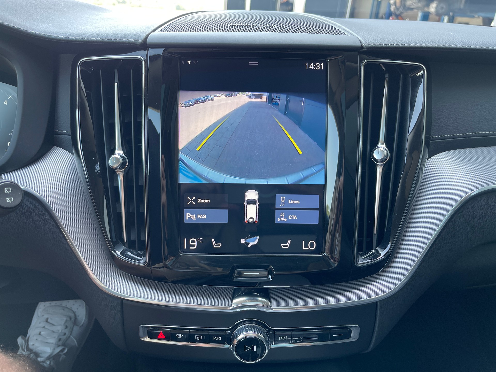 VOLVO XC60 D4 AWD Inscription Geartronic-image-10