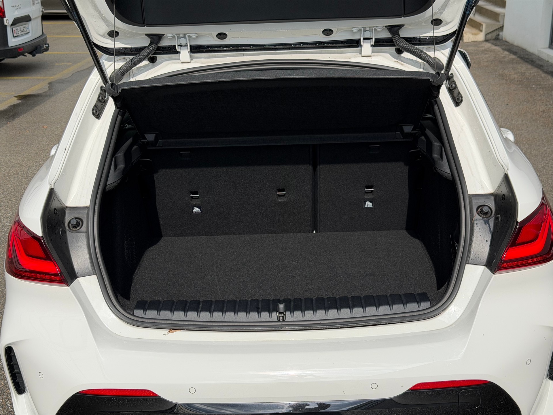 BMW 120d xDrive SAG M-Sportpaket-image-16
