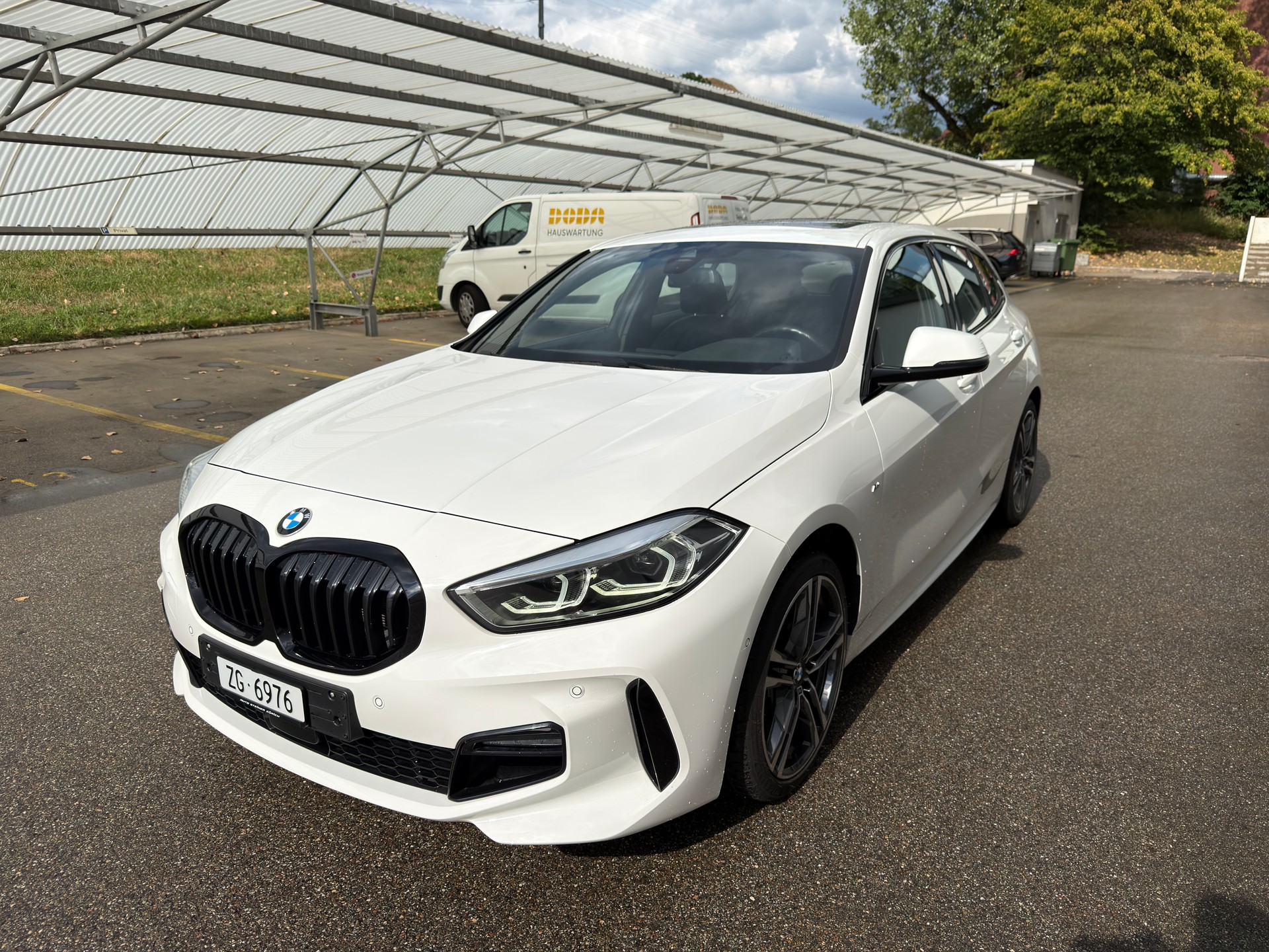 BMW 120d xDrive SAG M-Sportpaket-image-2