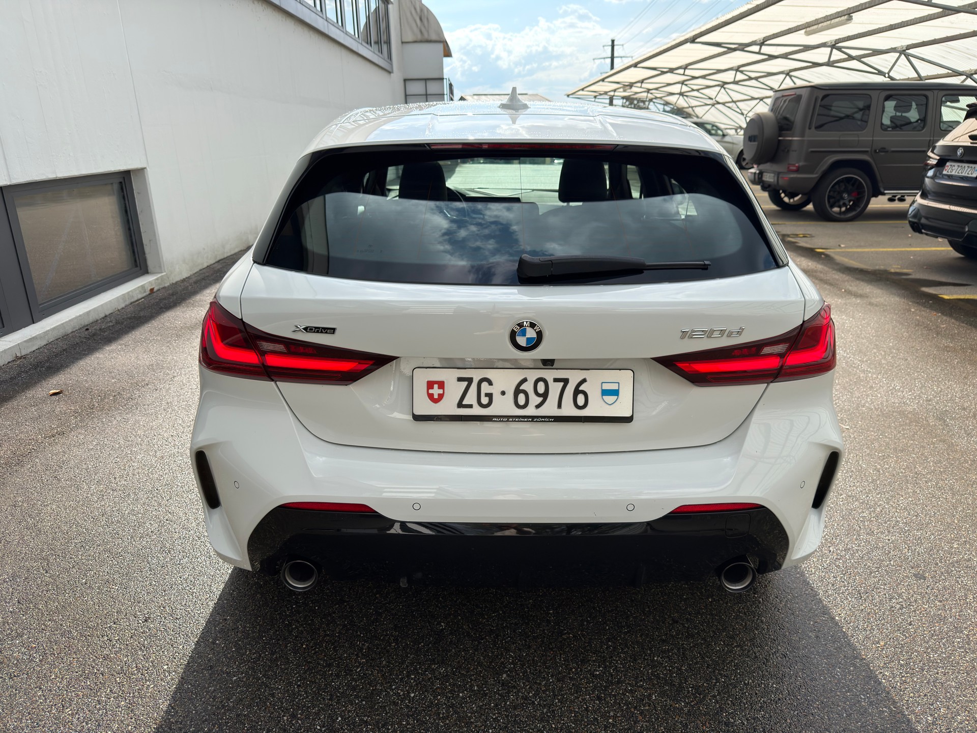 BMW 120d xDrive SAG M-Sportpaket-image-6