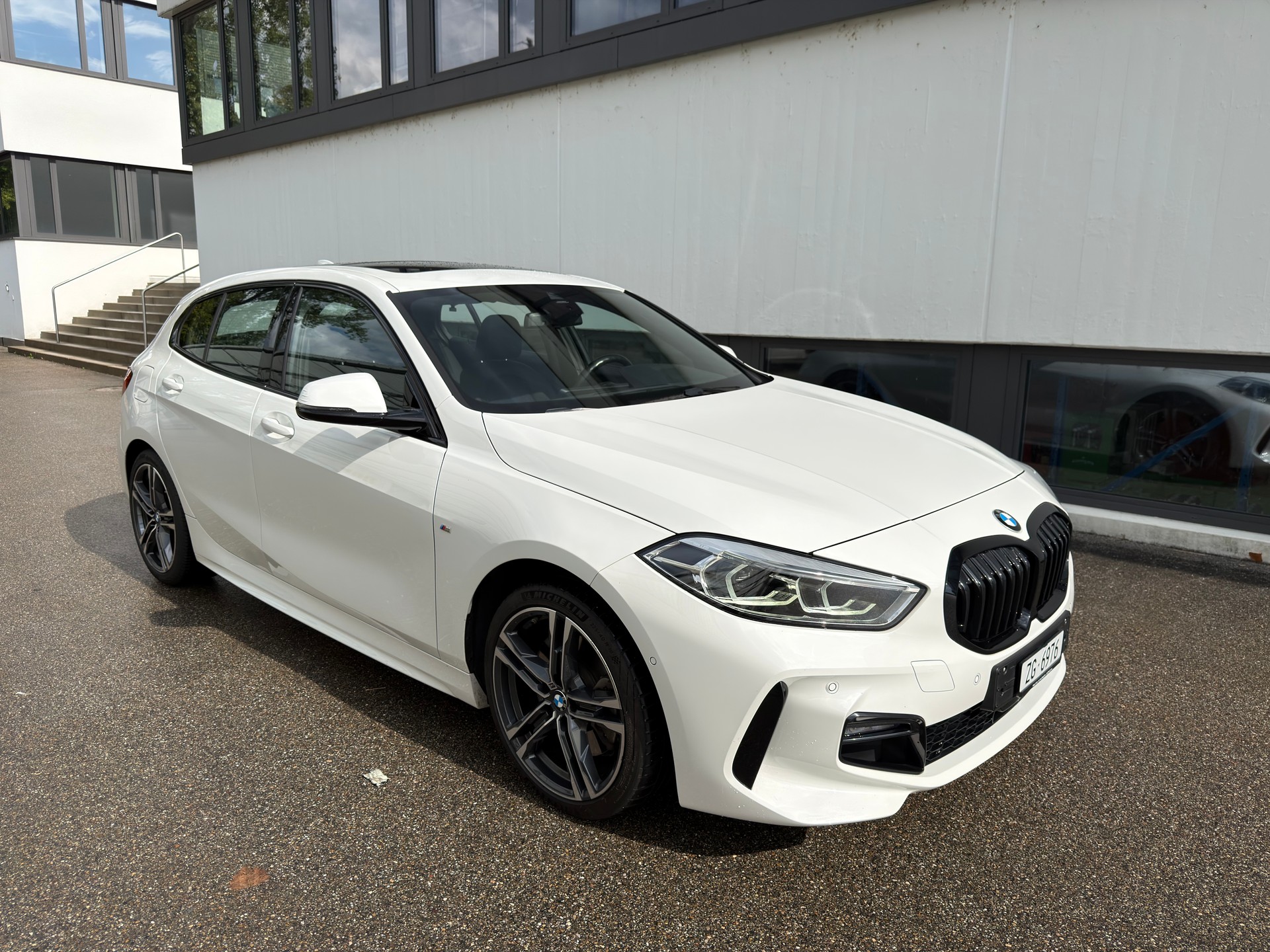 BMW 120d xDrive SAG M-Sportpaket-image-3