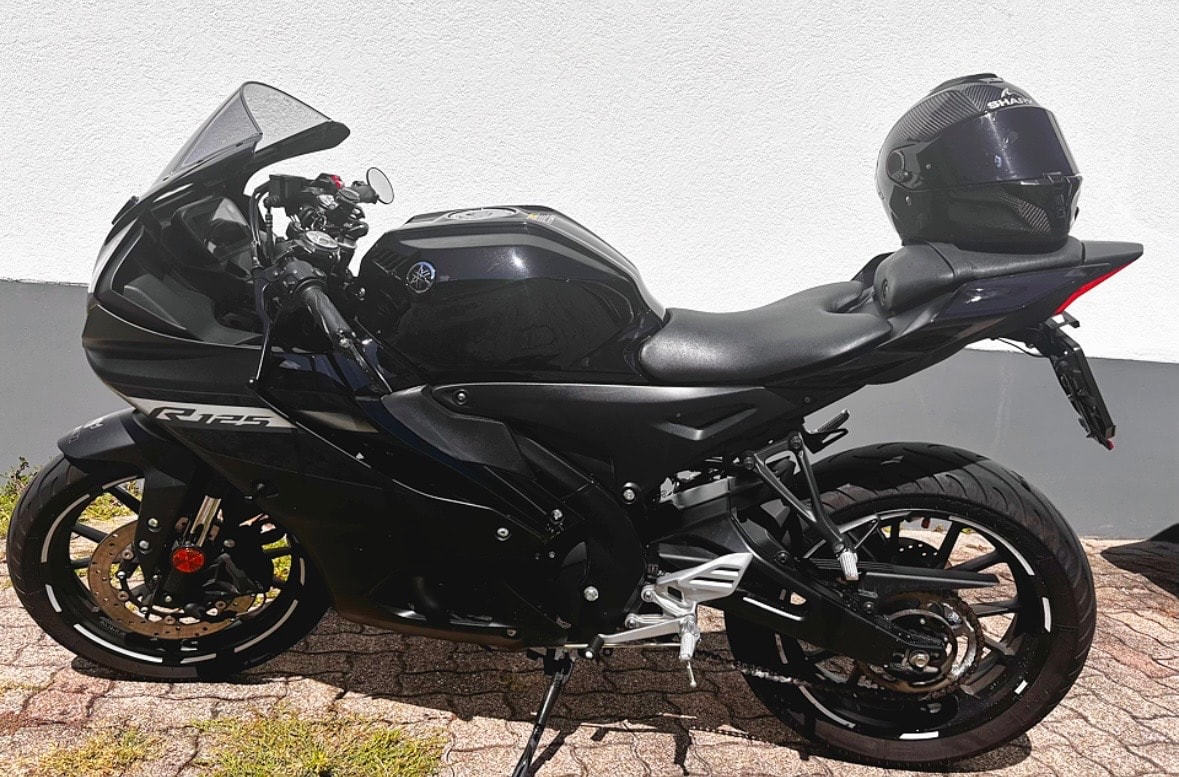 YAMAHA YZF-R 125 ABS-image-1