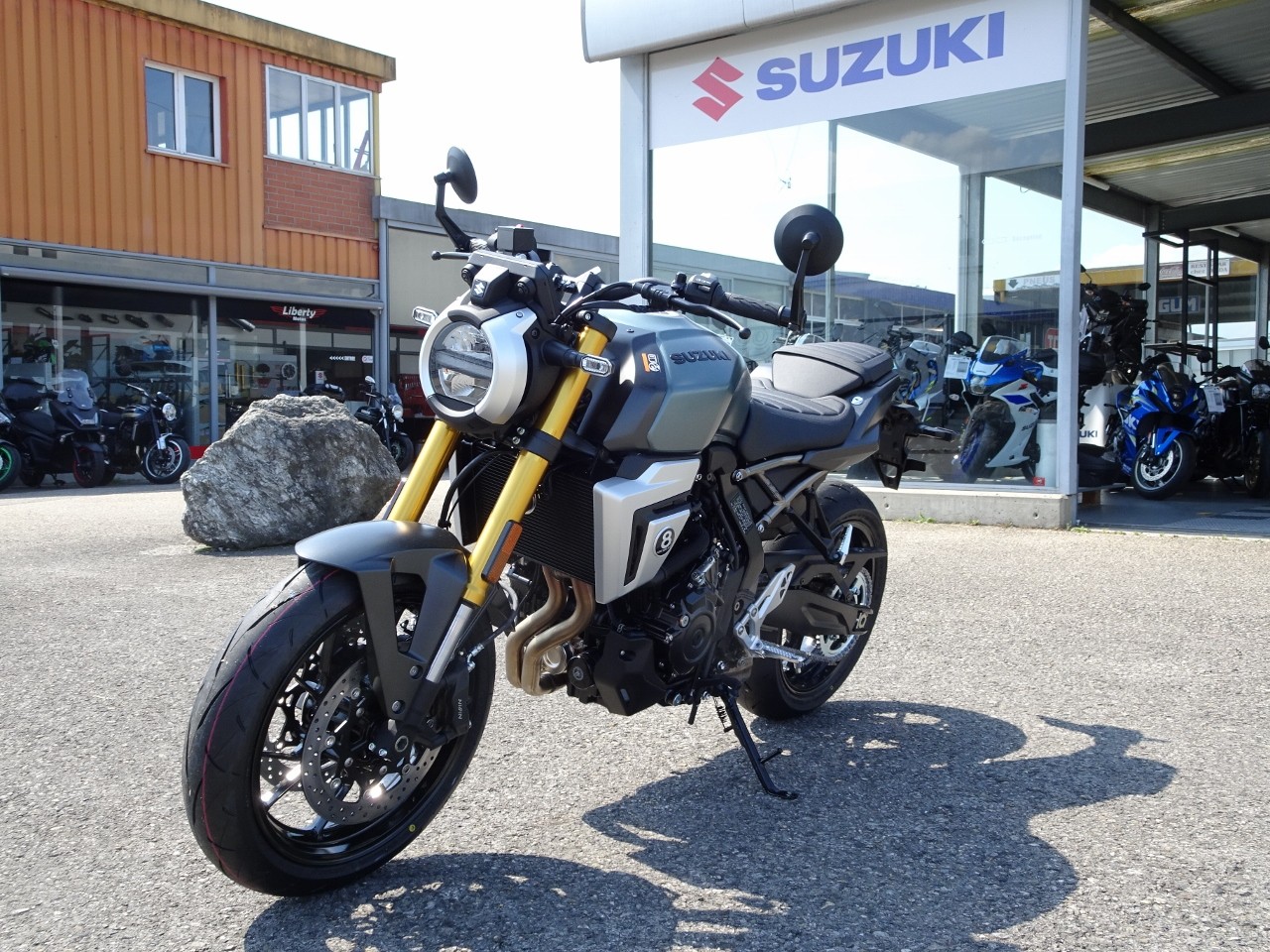SUZUKI GSX-8 T-image-3