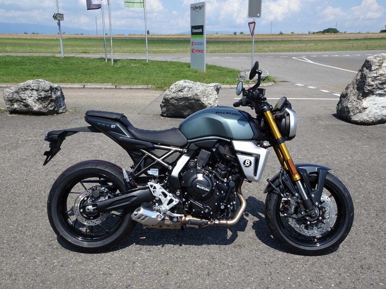 SUZUKI GSX-8 T-image-0