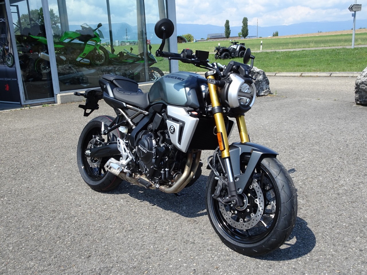 SUZUKI GSX-8 T-image-1