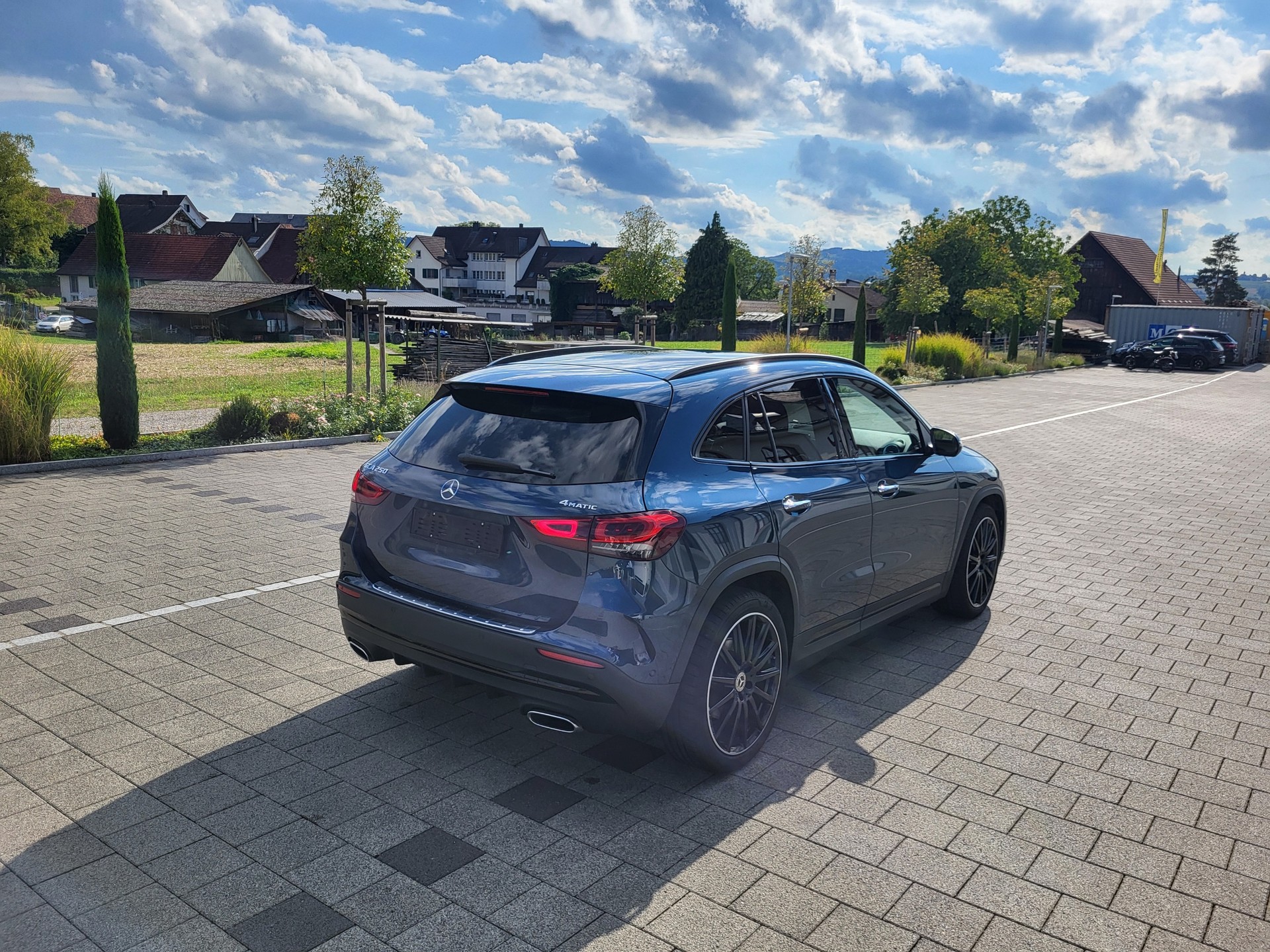 MERCEDES-BENZ GLA 250 4Matic AMG Line 8G-DCT-image-1