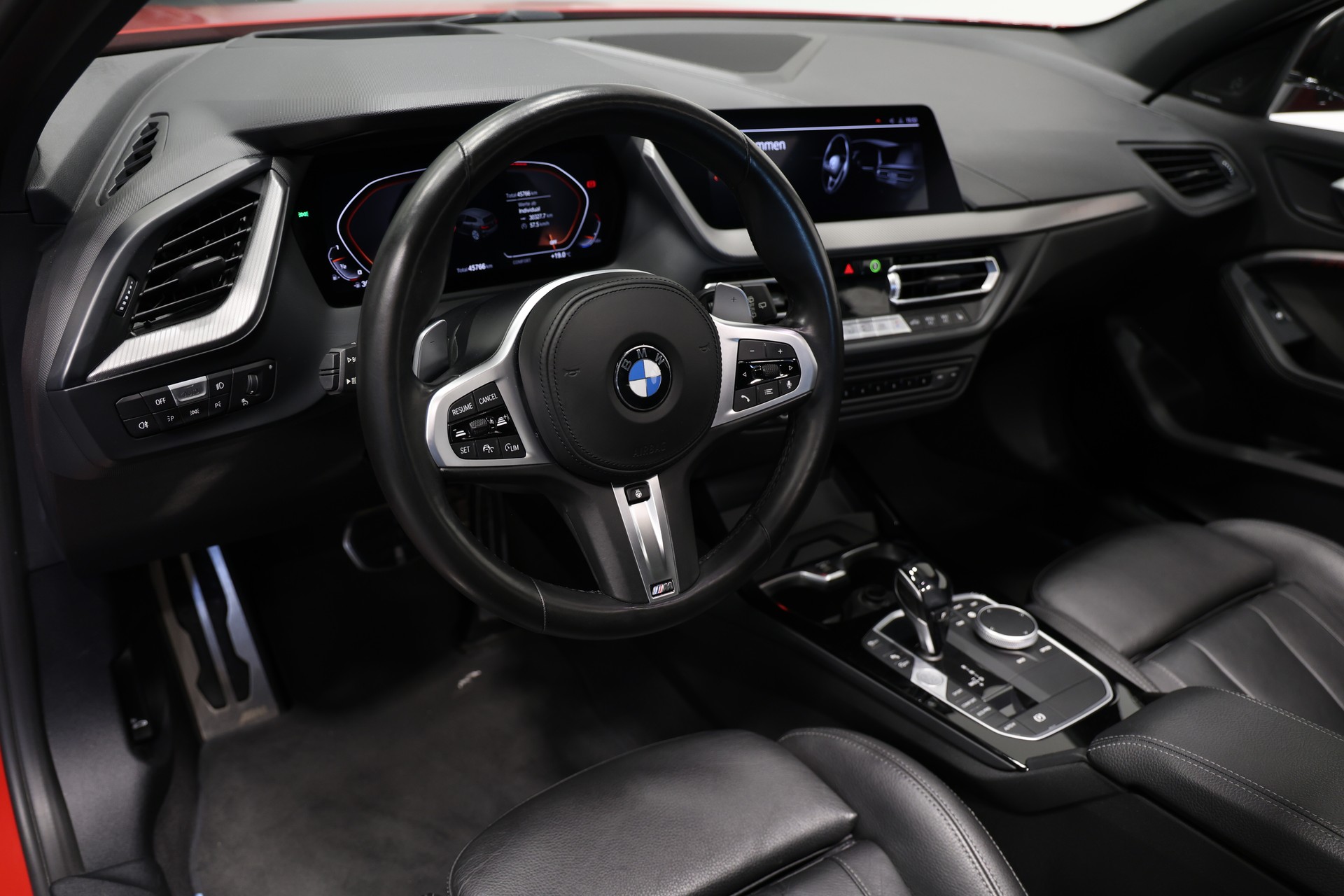 BMW M135i xDrive Steptronic *Vollausstattung*-image-17