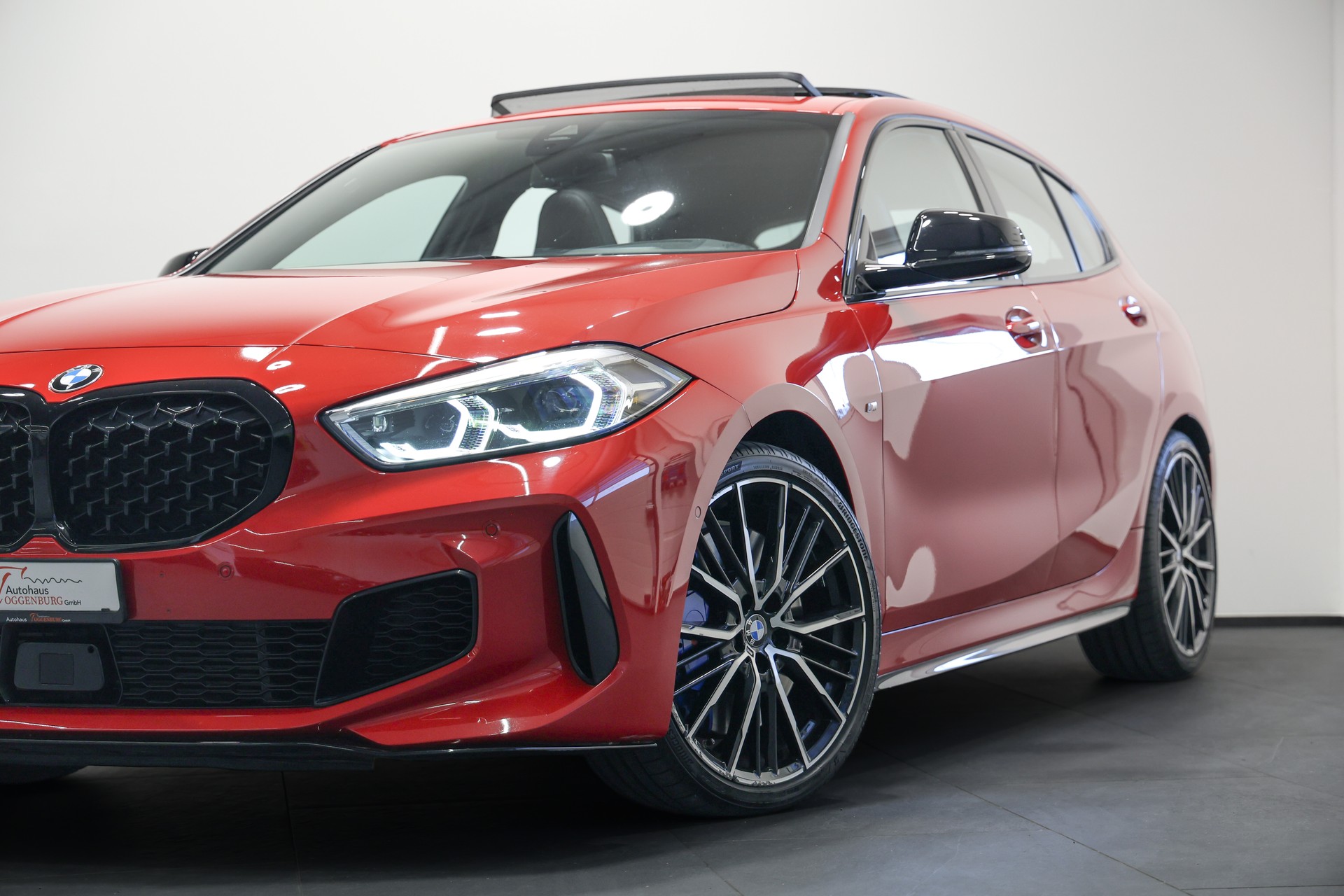 BMW M135i xDrive Steptronic *Vollausstattung*-image-8