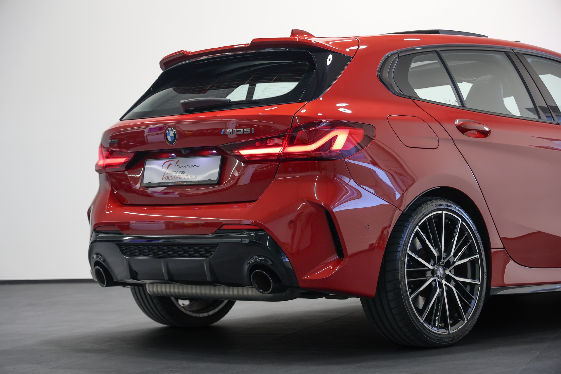 BMW M135i xDrive Steptronic *Vollausstattung*-image-16