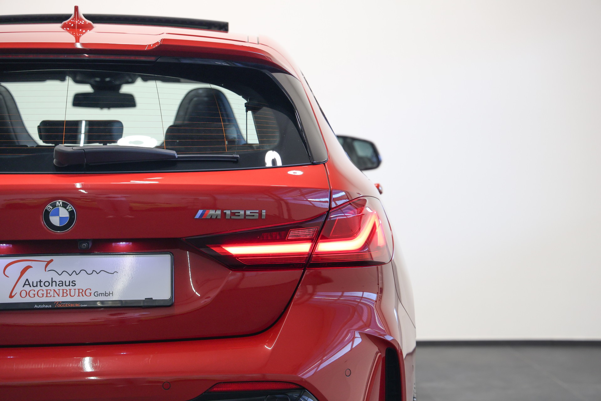 BMW M135i xDrive Steptronic *Vollausstattung*-image-14