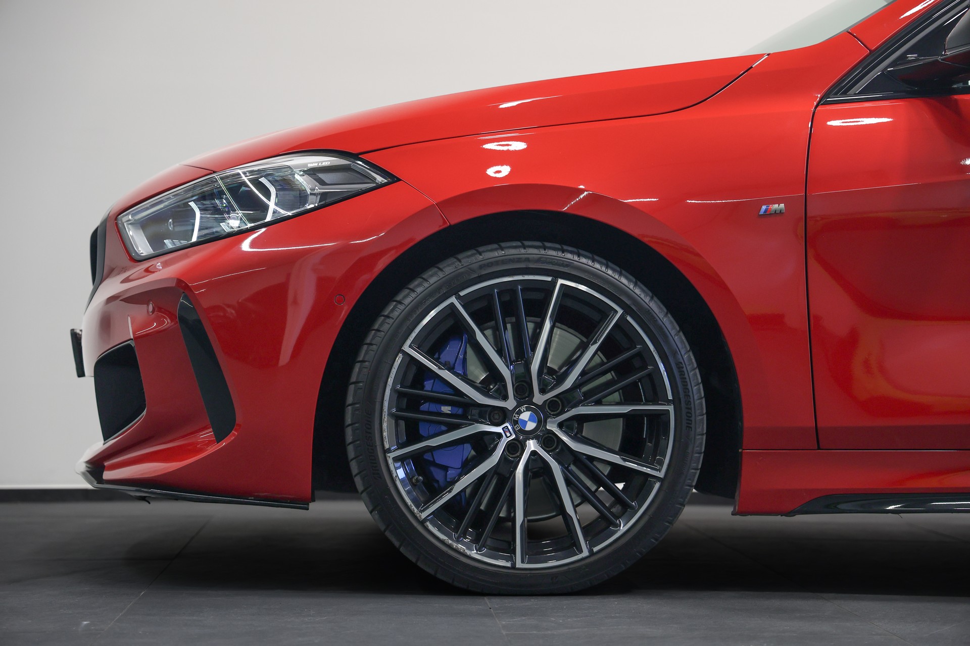 BMW M135i xDrive Steptronic *Vollausstattung*-image-11