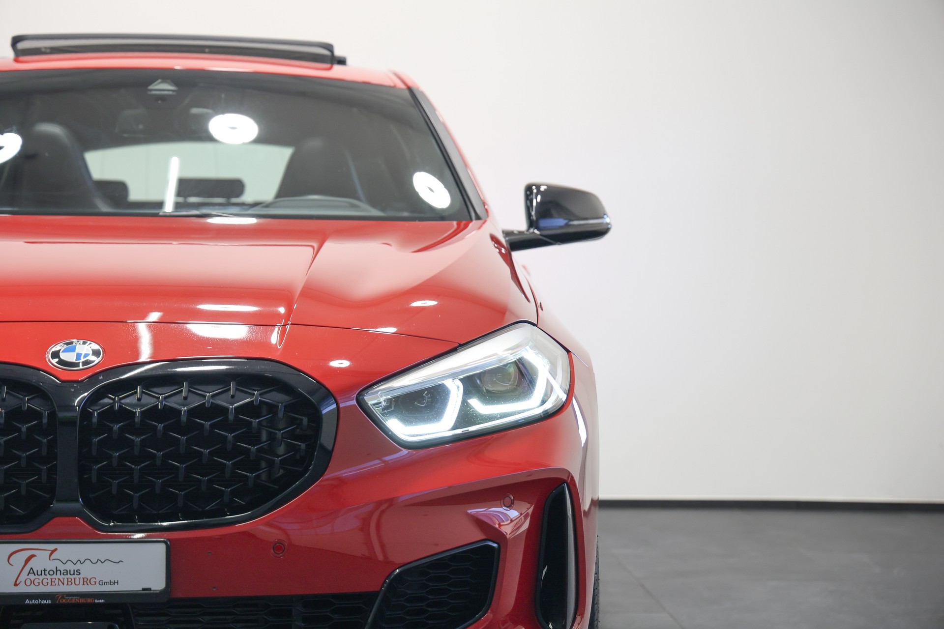 BMW M135i xDrive Steptronic *Vollausstattung*-image-6