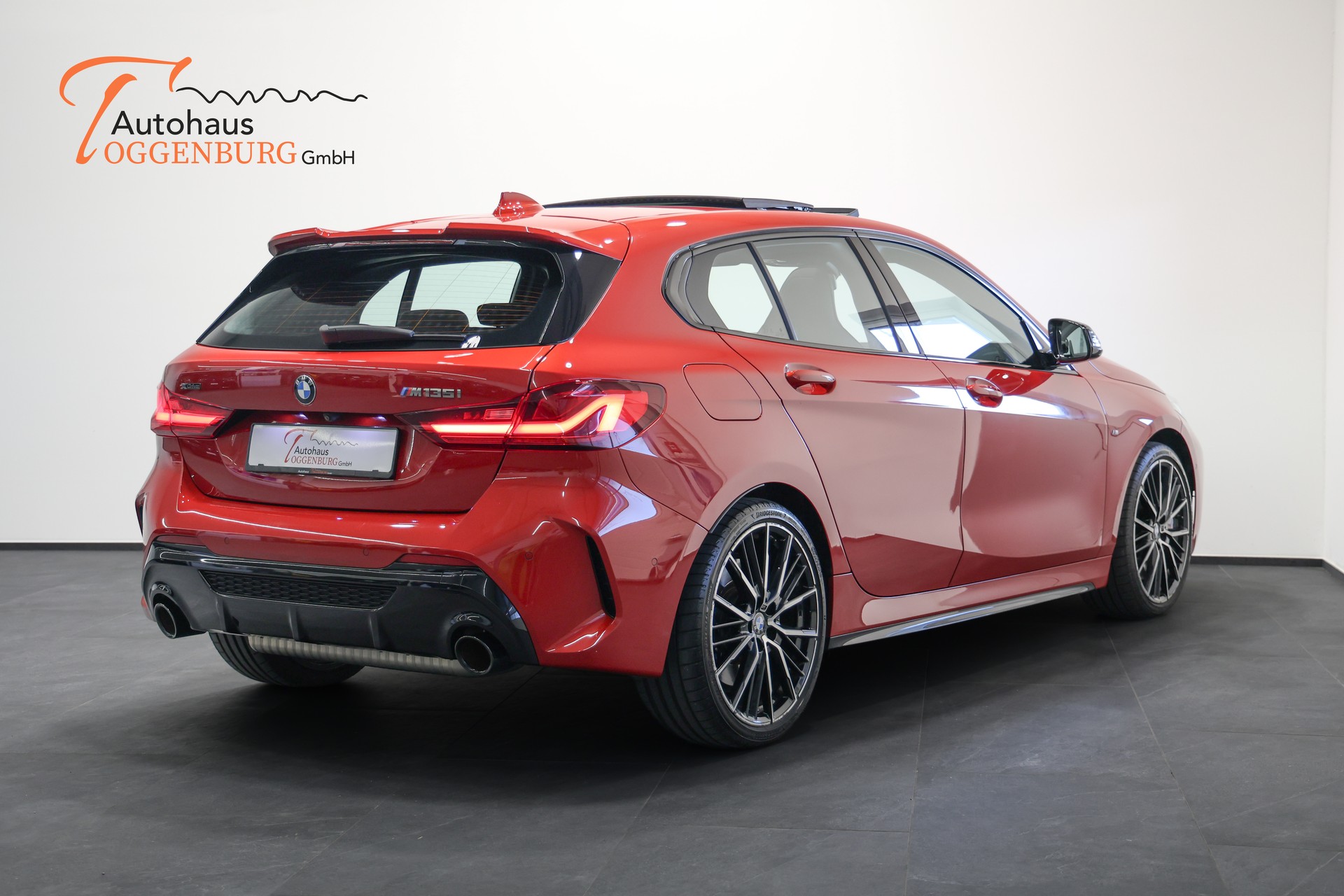 BMW M135i xDrive Steptronic *Vollausstattung*-image-15