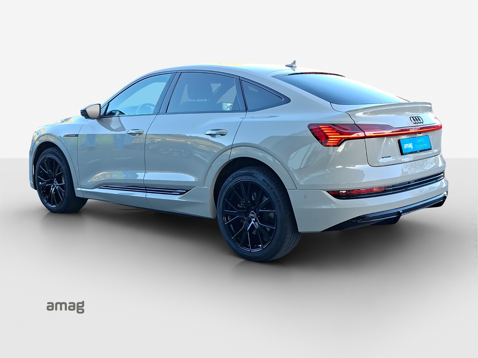 AUDI e-tron 55 Sportback S Line Black Edition quattro-showroom-element-2