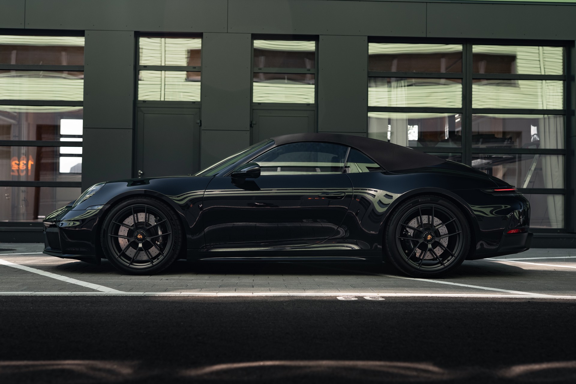 PORSCHE 911 Carrera 4 Cabriolet GTS PDK-image-24