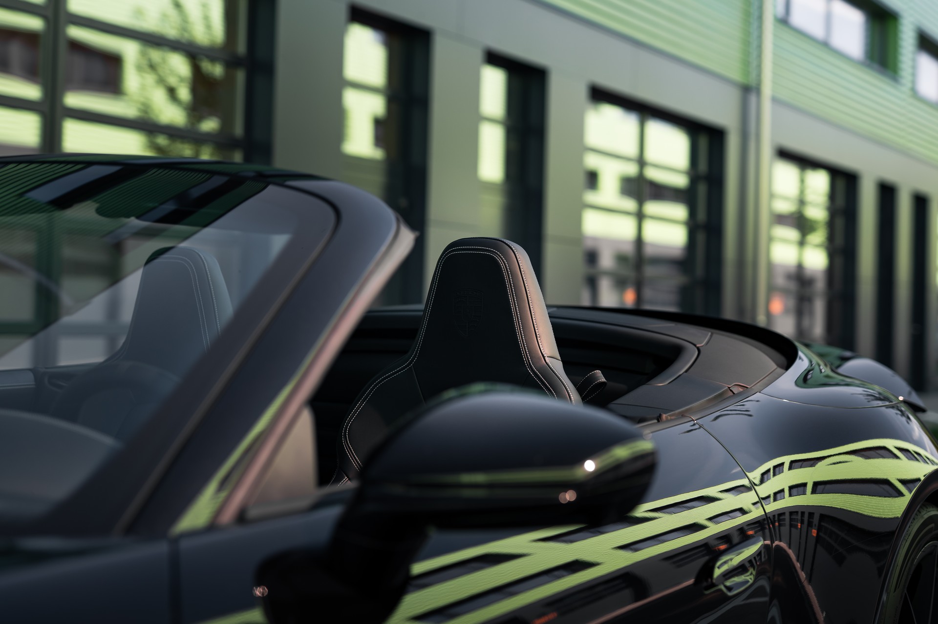 PORSCHE 911 Carrera 4 Cabriolet GTS PDK-image-7